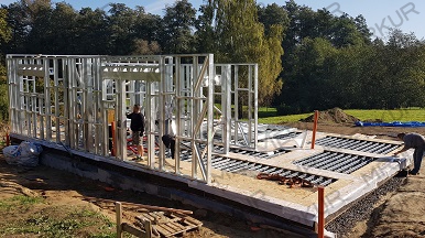 RODINNÝ-DŮM-TENKOSTĚNNÁ-OCELOVÁ-KONSTRUKCE (34)